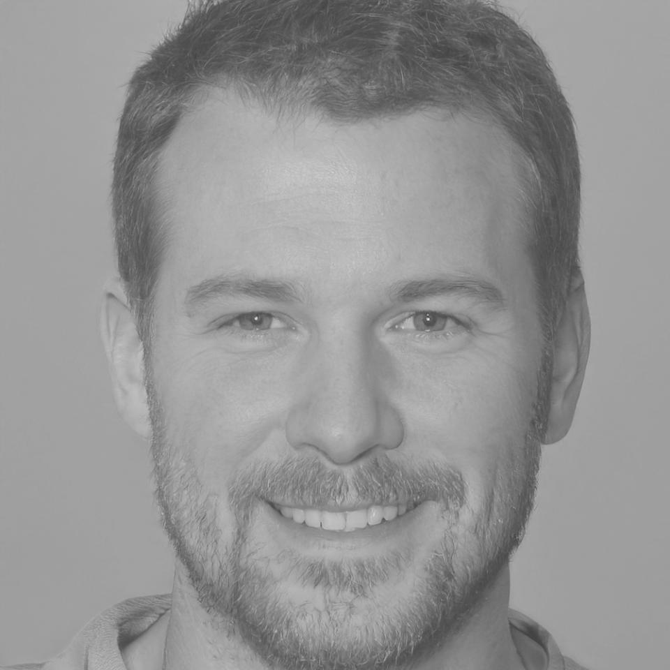 Marcus Thornfield, Senior Financial Education Specialist
